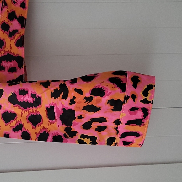 New!!! Jacket - Picture 2 of 4